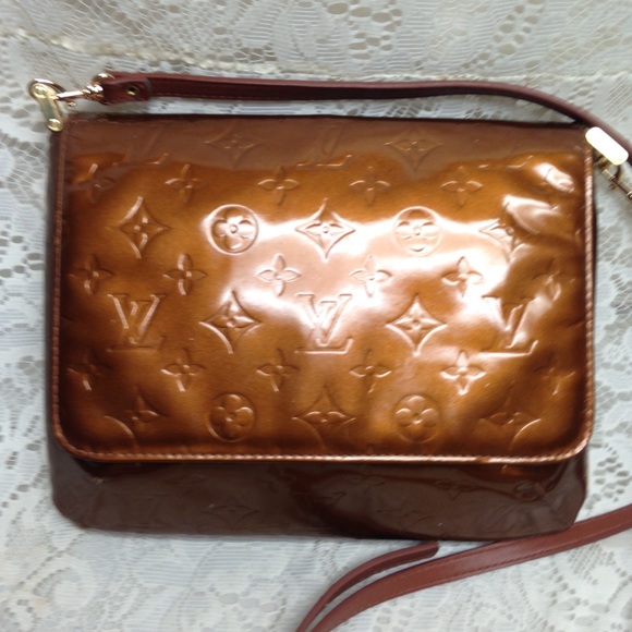 Louis Vuitton Bronze Vernis Shoulder-Crossbody - Picture 2 of 15